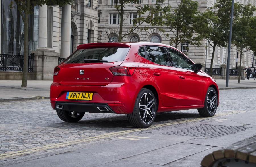  Seat Ibiza FR 2017 года  (UK) (фото 4 из 40)
